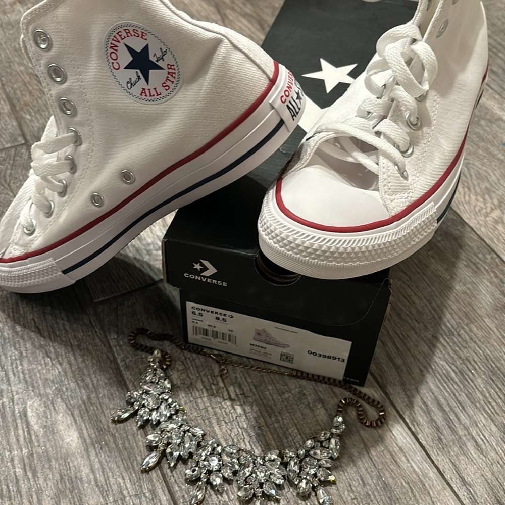 NEW Converse - Picture 5 of 7
